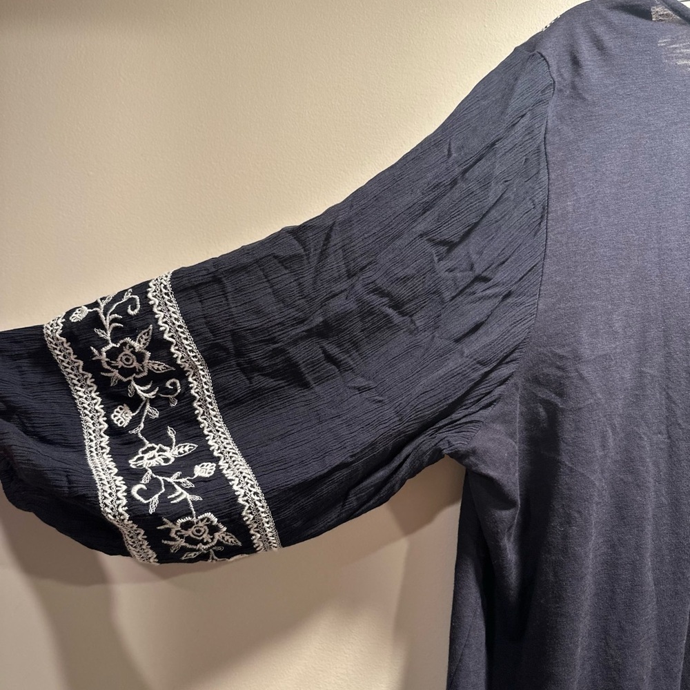 Lane Bryant Blouson-Sleeve Henley Embroidered Top Loose/Relaxed in Night Sky NWT - Picture 8 of 16